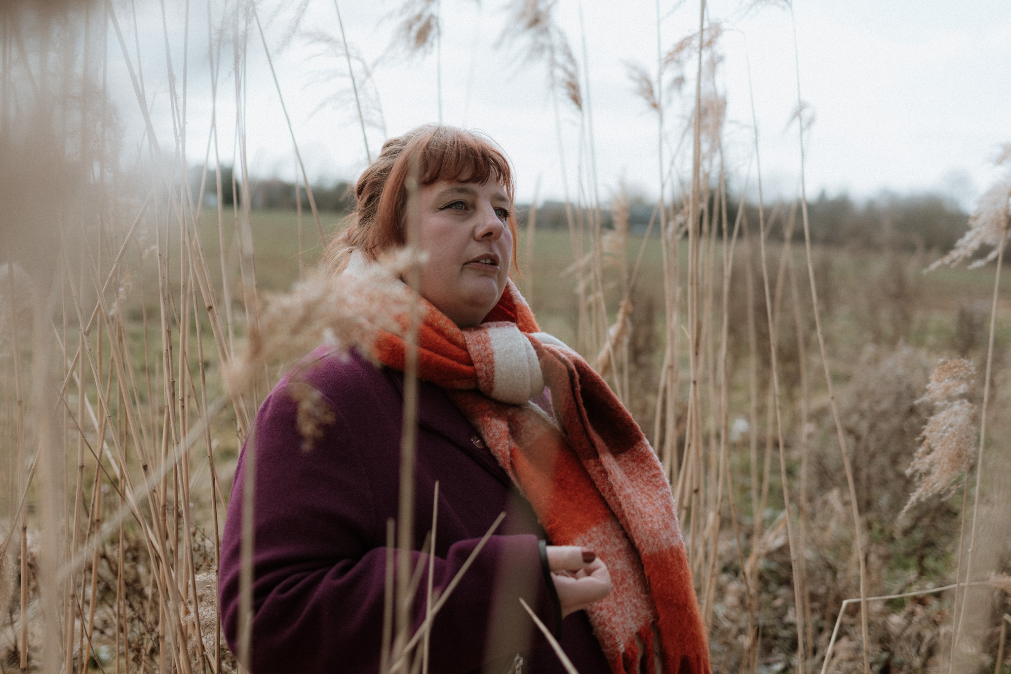 Une photo de Sandrine Goeyvaerts dans un champ 


photographe : Sanchez fait des photos